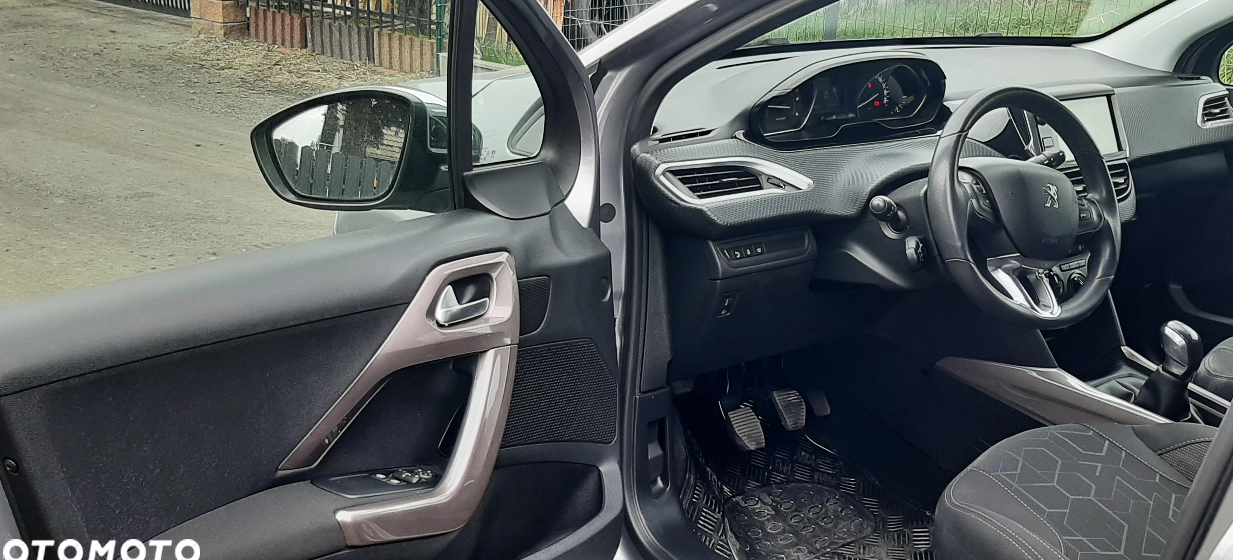 Peugeot 2008 cena 33999 przebieg: 193000, rok produkcji 2015 z Wyśmierzyce małe 301